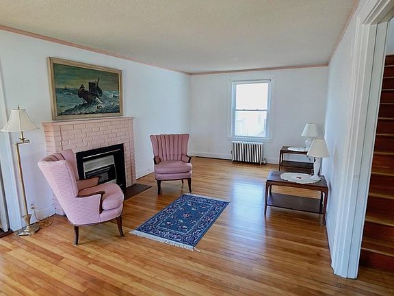 2nd image of 4 Endicott Ave