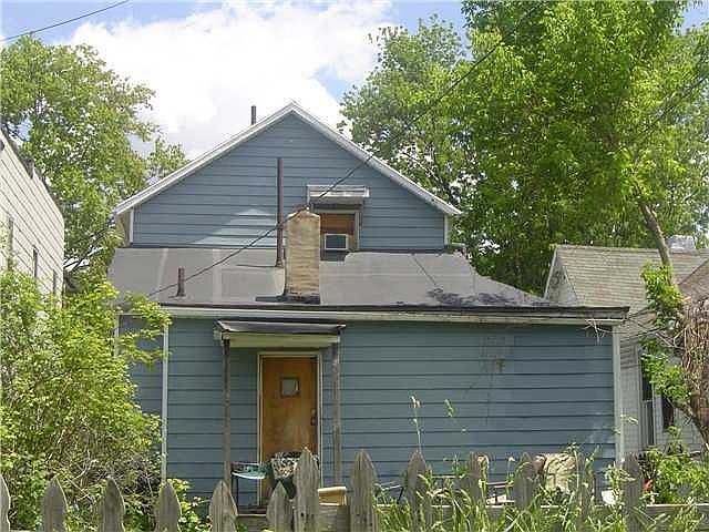 2nd image of 830 Lorain St
