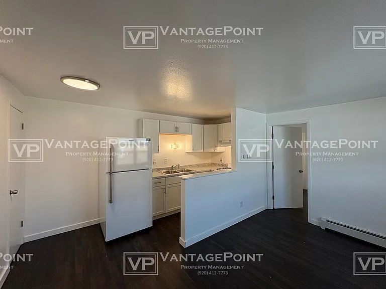 1558 Cass St #B — Photo 2