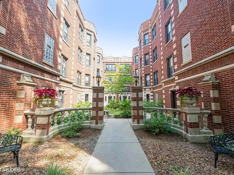 924 W Ainslie St #3S — Photo 2