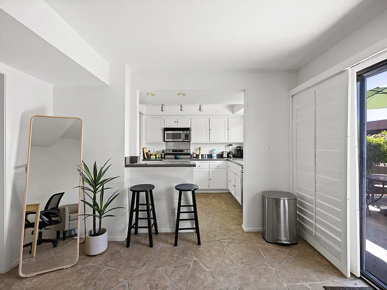 2345 Los Patos Dr — Photo 11