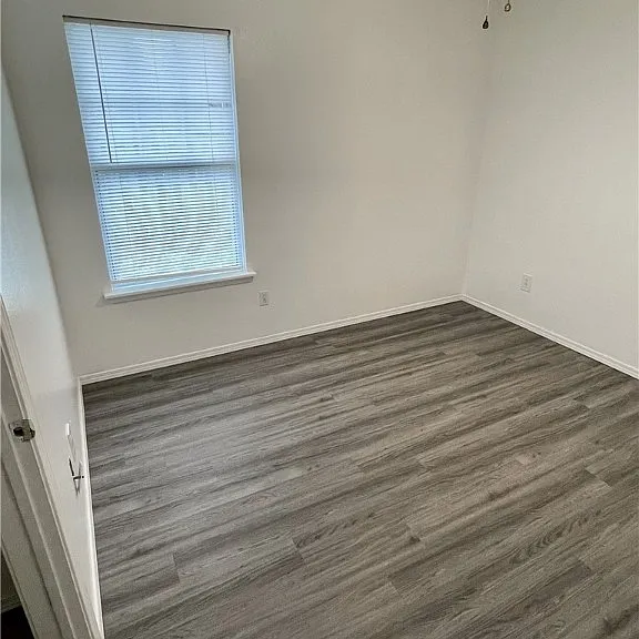 261 Locust Dr — Photo 7