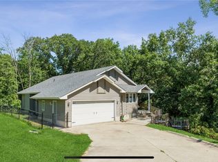 2205 W Larson St, Knoxville, IA 50138