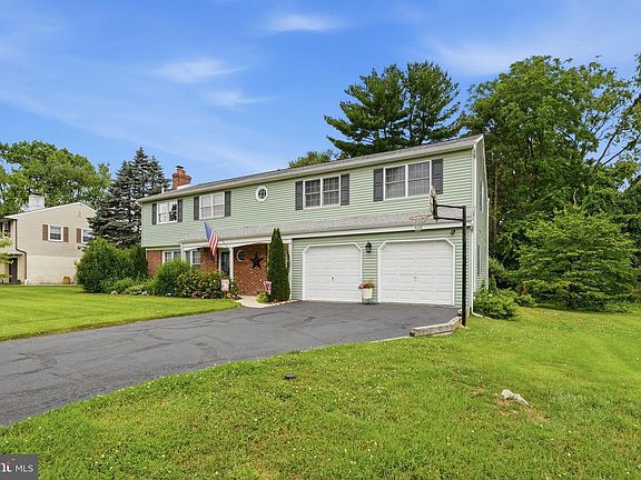 3rd image of 290 Pheasant Run