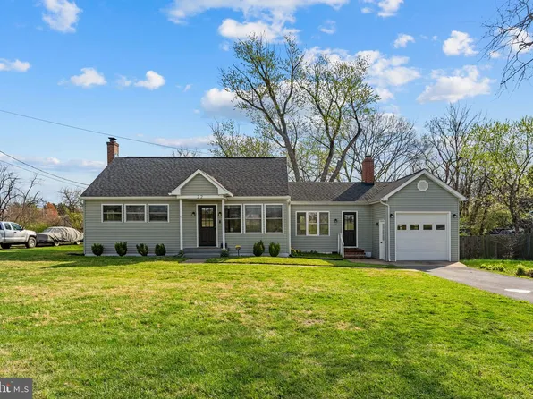 22 Jack Enders Blvd, Berryville, VA 22611