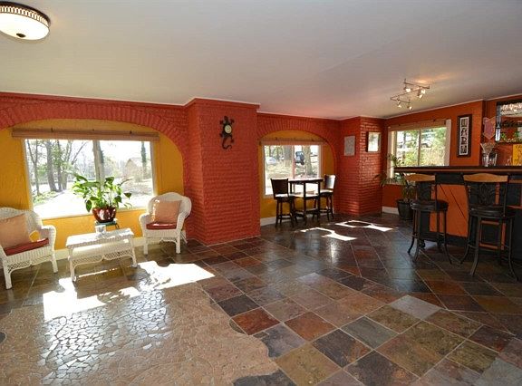 4th image of 2530 Knob Hill Dr