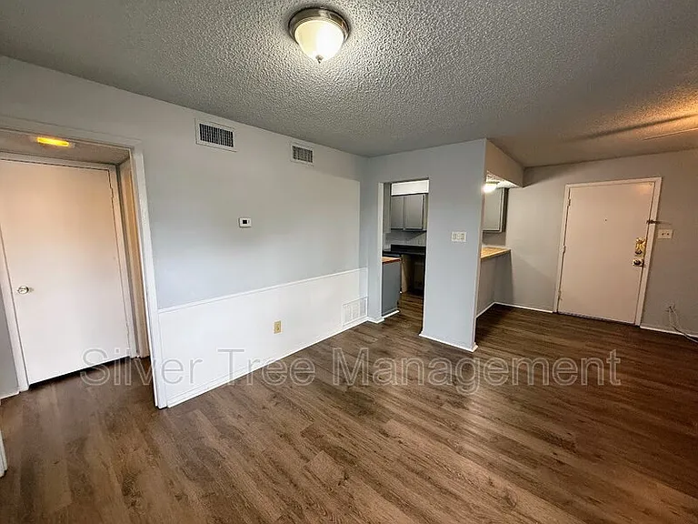 4820 Wellesley Ave #A — Photo 10