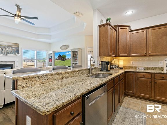 2nd image of 10218 Wexford Ln