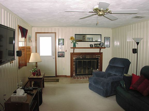 5th image of 1403 Hillsboro Dr