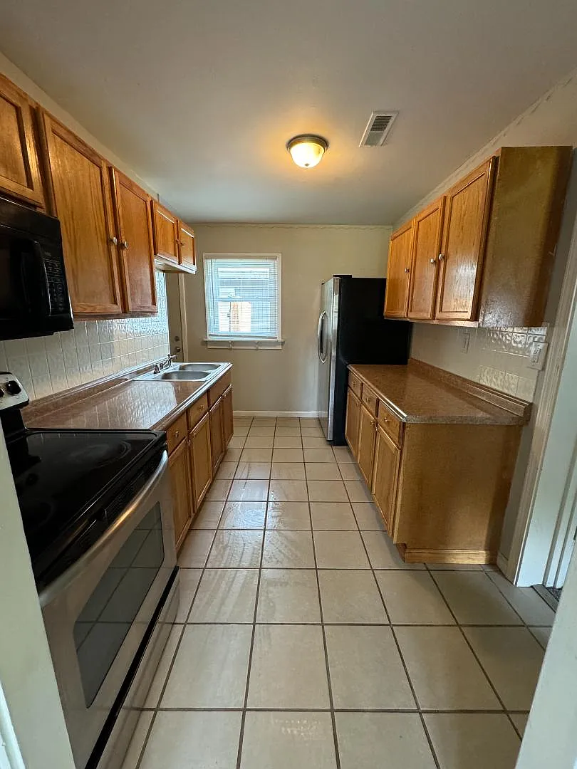 2416 Herbert Ave photo 1