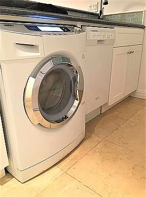 3rd image of 325 E 78th St APT 1A