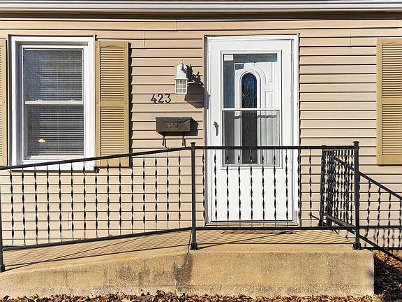 4th image of 423 W Lakewood Ave