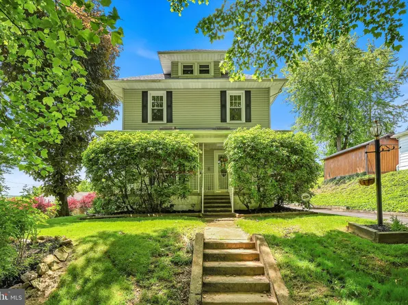 15 Hallton Hill Rd, Pine Grove, PA 17963