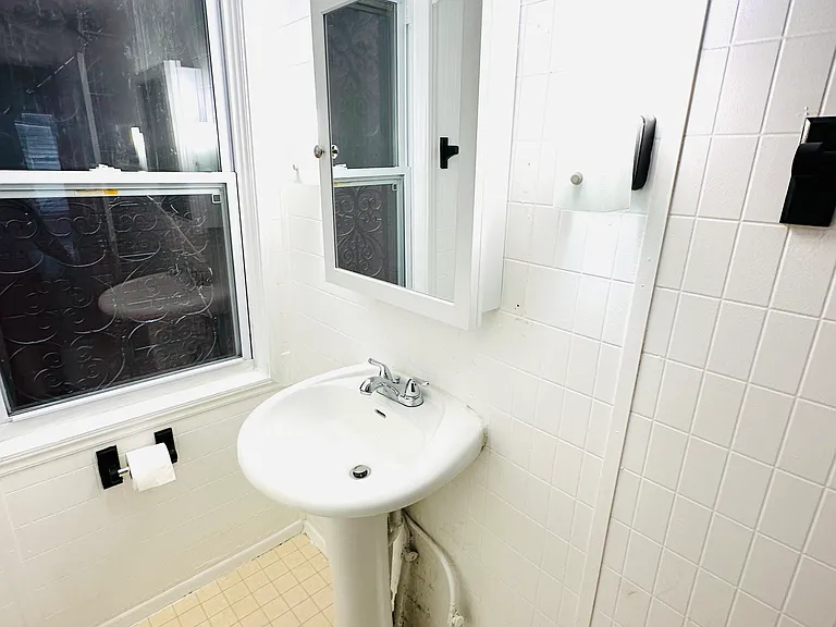 149 N Union St — Photo 10