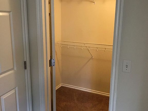 5th image of 918 Orchid Pl Unit 201