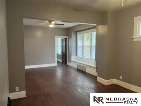 7103 N 24th St, Omaha, NE 68112