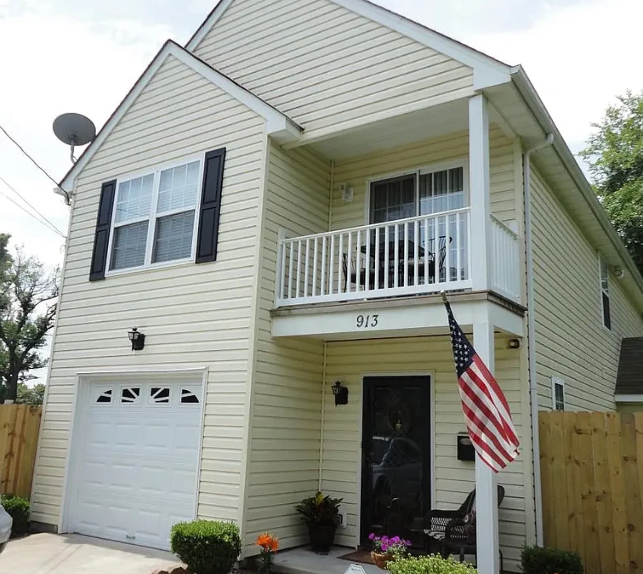 3 bed, 2.5 bath, 1710 sqft, $2,195 — Photo 1