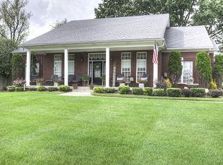 6606 Upper Hunters Trce, Louisville, KY 40216