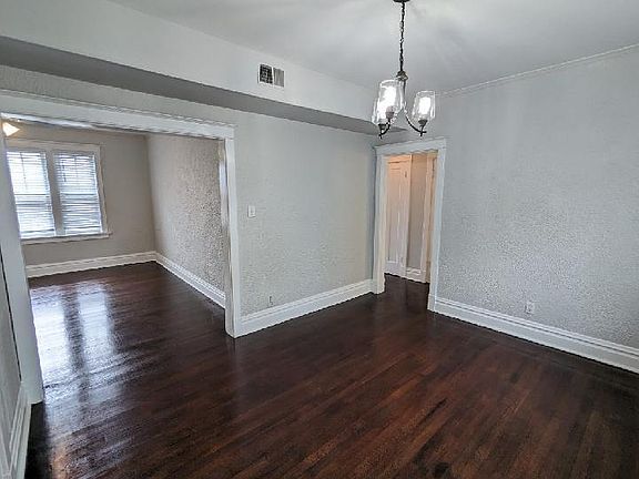 3rd image of 1115 Bellevue Ave APT 2s