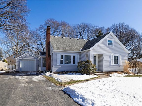 2nd image of 62 Ayer St