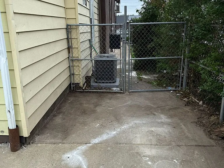 Brand New 1 Bed 1 Bath Apartment For Rent. — Photo 13