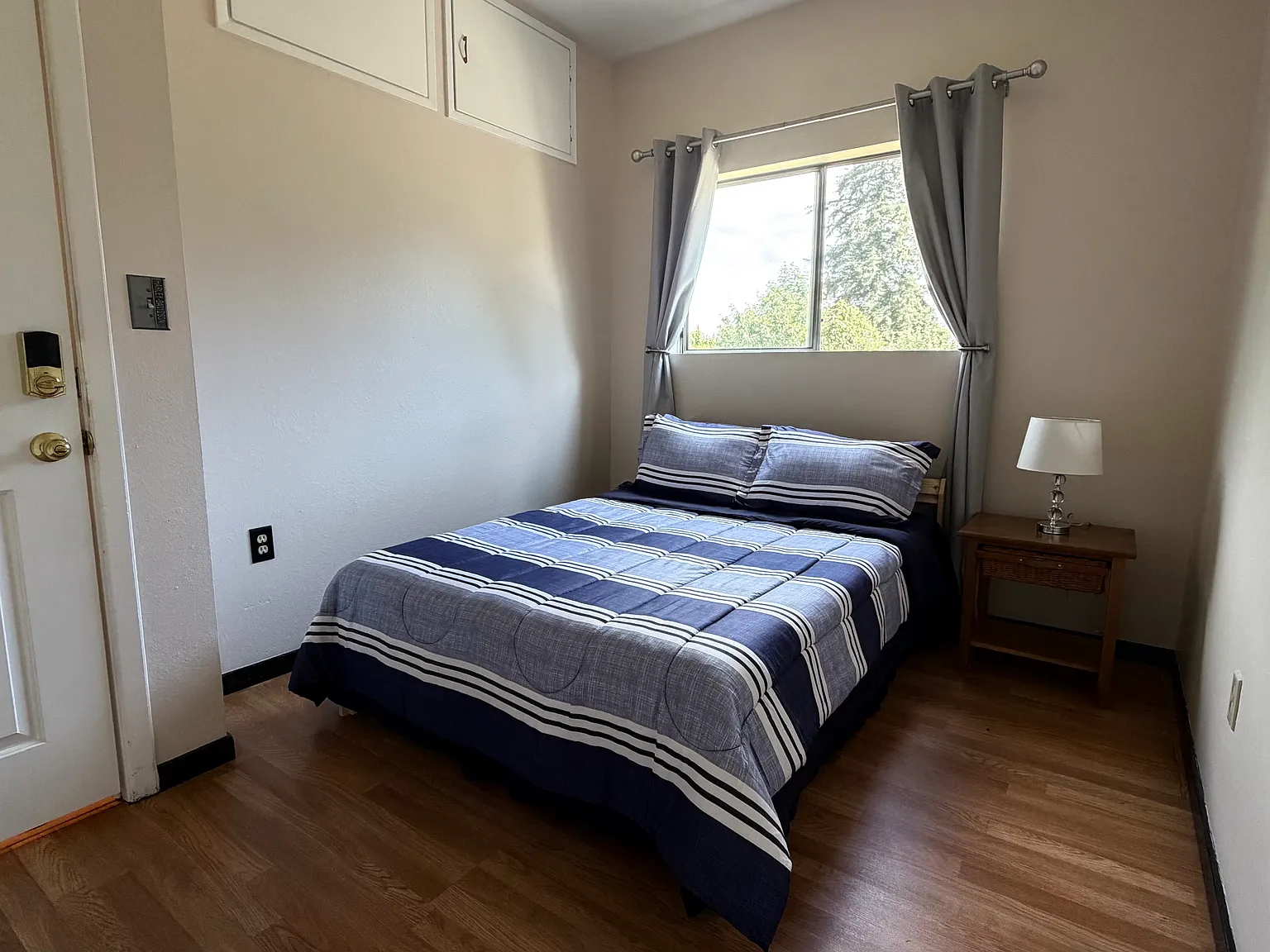 6 bed, 2640 sqft, $900 — Photo 2