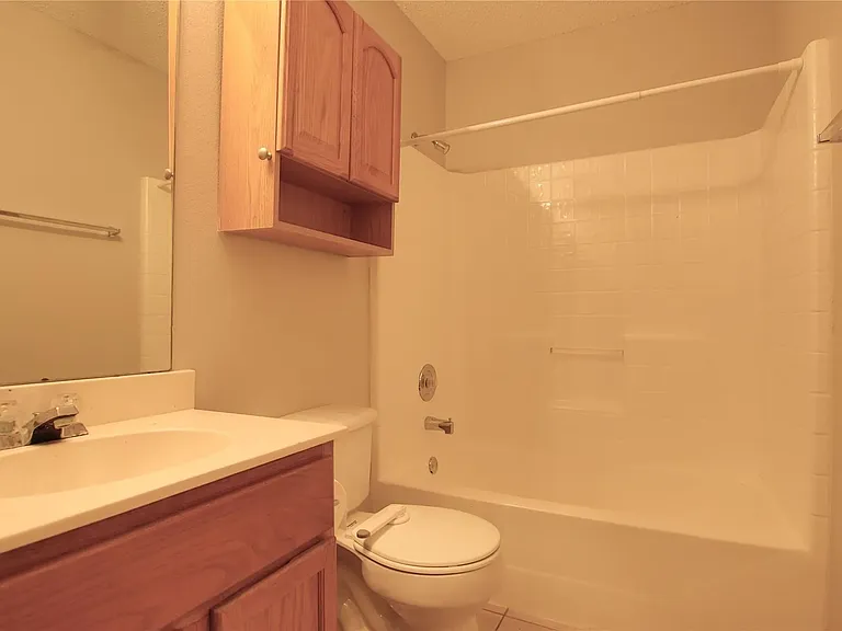 147 Southlake Dr — Photo 14