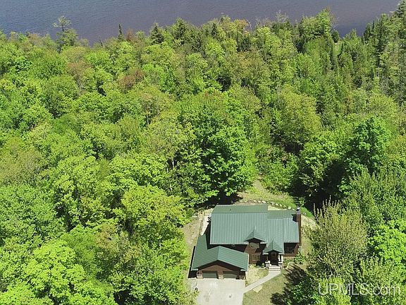 3rd image of 340 Pelissier Lake Rd