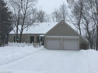 2555 Olentangy Dr, Akron, OH 44333