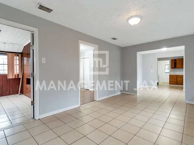 1464 W 6th St — Photo 11