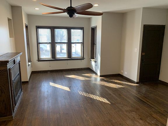 Entry / Living Room