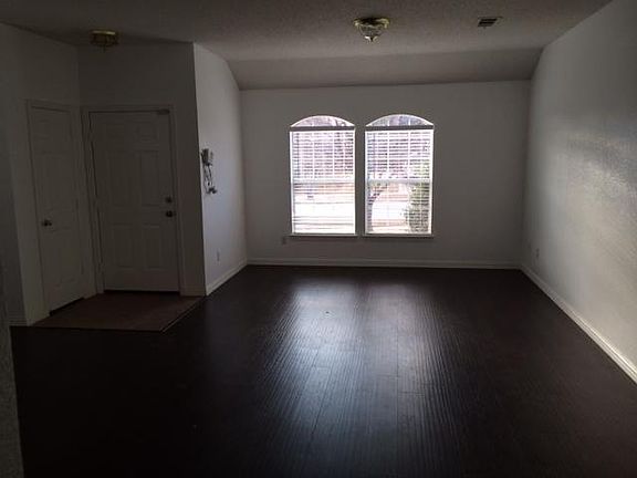 2nd image of 3416 Autumn View Dr