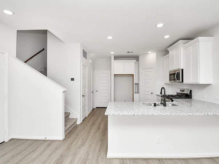 1534 Revolution Way — Photo 18