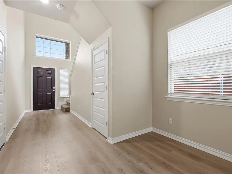 3916 Ford Dr — Photo 4