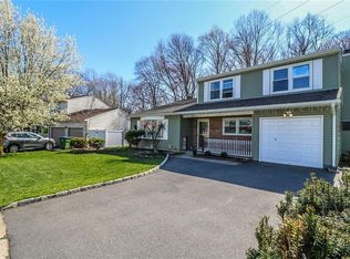 24 Ridge Rd, Edison, NJ 08817