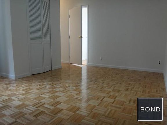 3rd image of 365 Broome St APT 10
