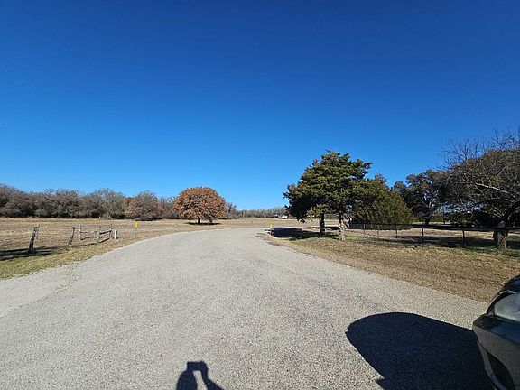 5th image of 457 Shady Oak Dr