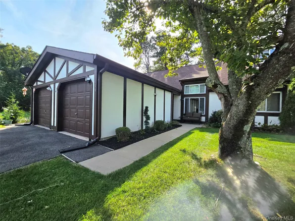 133 Fieldstone Court, Middle Island, NY 11953