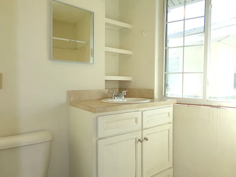 2020 E Ocean View Ave — Photo 24