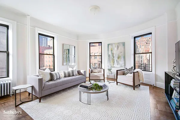 Sold by Sotheby's International Realty | media 1