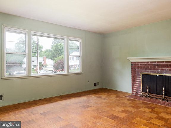 4th image of 7103 Vermillion Pl