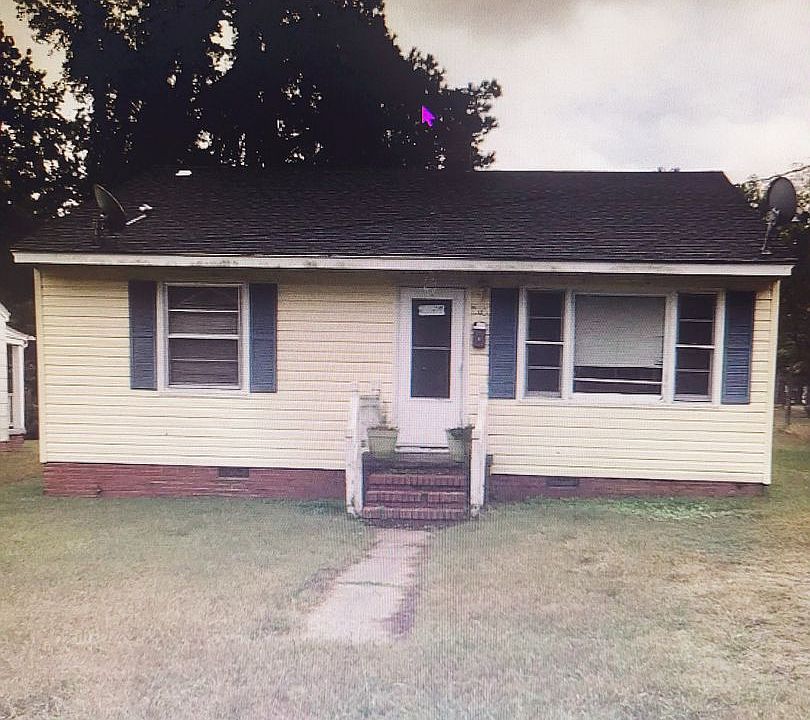 1st image of 303 Magnolia St