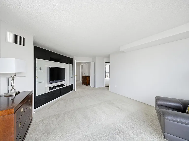 2103 Harmon Cove Tower #2103 — Photo 36