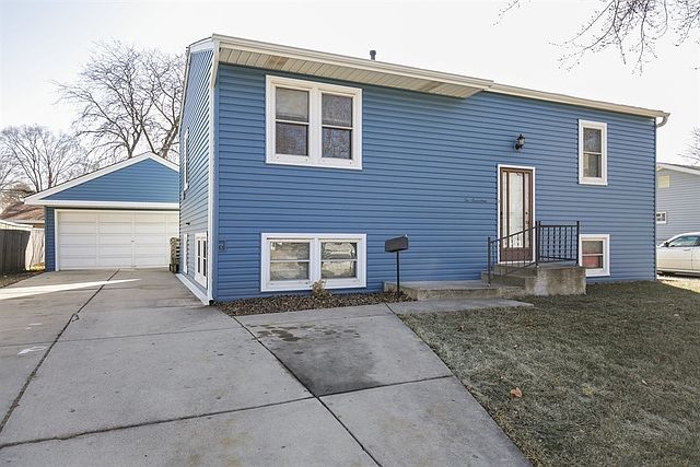 1st image of 217 Cypress Dr