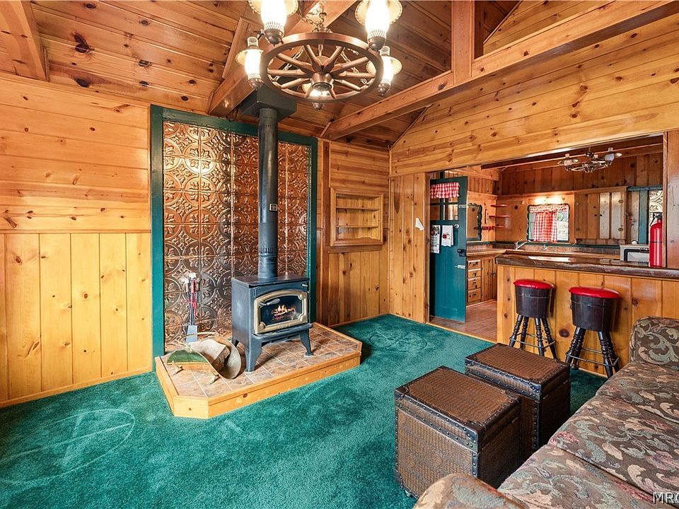 1st image of 376 Pine Hill Dr
