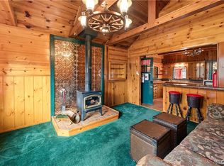 376 Pine Hill Dr, Fawnskin, CA 92333