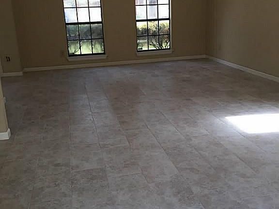 3rd image of 811 Island Meadow Ct
