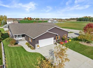 253 Christines Way, Random Lake, WI 53075