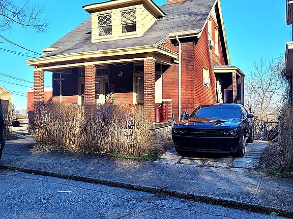 3rd image of 802-806 Western Ave