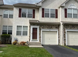 155 Mountain View Dr, West Chester, PA 19380